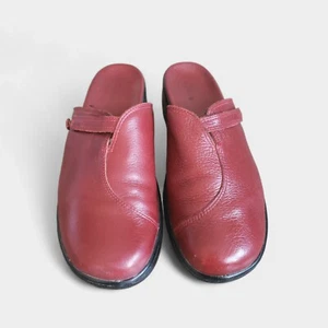 Clarks Leather Clogs Women's Size 8.5 Wide Red Slip-On Mules Comfort - Picture 1 of 7