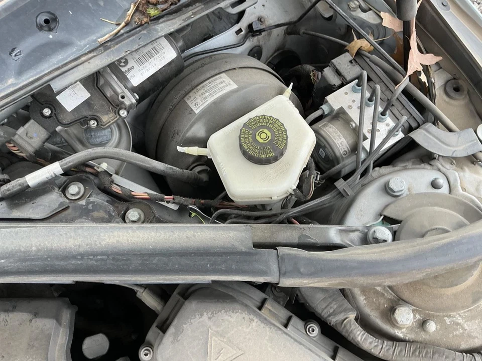 Brake Master Cylinder Fits 12-18 BMW 328i 4980822 - Изображение 1 из 1