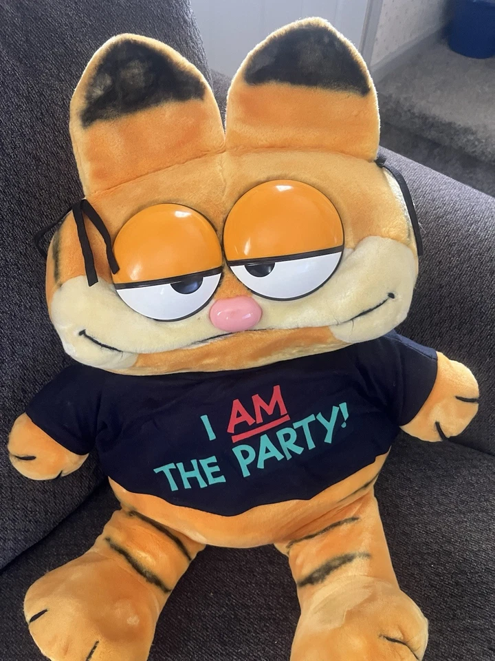 Vintage Jumbo Huge Garfield Plush w/ Shirt I Am The Party 80s Dakin HTF Rare 28" - Image 1 of 4