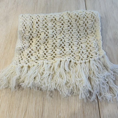 Mantón de ganchillo vintage bufanda envoltura marfil flecos boho festival romántico abuela Foto 1 de 4