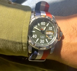 Seiko 5 Sports Automatic Green Dial Military 42 MM Rare - Picture 1 of 6