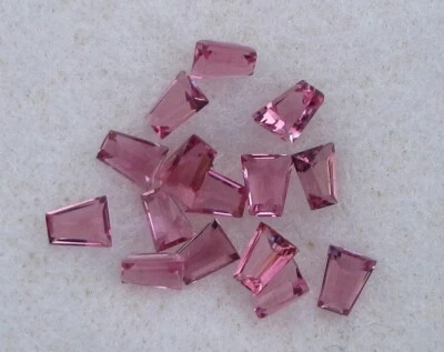 TOURMALINE. Pink Purple, Tapered Baguette. Clean. 15 PCS, 4 X 3 mm, 2.52 TCW. - Image 1 of 3
