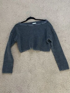 BP Green Long Sleeve Pull Over Sweater Women’s Size M Key Hole Crop Top - Picture 1 of 2