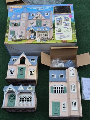 RARE Calico Critters: 35th Anniversary Deluxe Celebration Home ONLY LOOK READ !! - Image 1 of 4