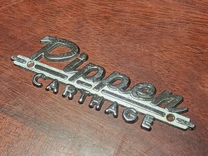 Vintage Pippen Karthago Texas Autohändler Händler Metall Namensschild Abzeichen Emblem - Bild 1 von 4