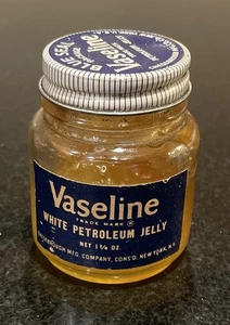 Vaselina vaso di vetro bianco per gelatina di petrolio, 1 3/4 oz. Top in metallo con guarnizione blu 1/2 completo - Foto 1 di 9