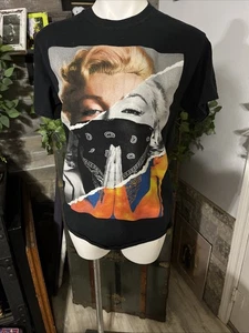 Gilden Marilyn Monroe Bandana Hands Shirt, Shirts - Picture 1 of 3