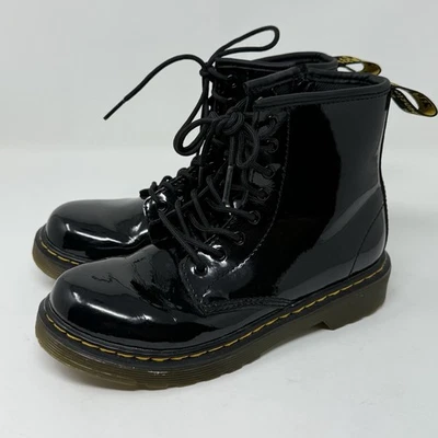 Dr. Martens EE. UU. Talla 2 1460 J Negro Charol Botas Jóvenes Niños Escuela Cómodas Foto 1 de 4
