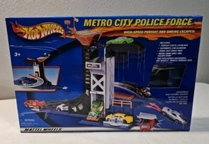 Hot Wheels Metro Police Force 2001 Playset - Used Great Condition - Picture 1 of 8