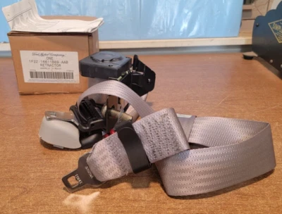 Cinturón de seguridad exterior trasero izquierdo ford nos 2001 2002 2003 windstar 4 puertas solamente Foto 1 de 4