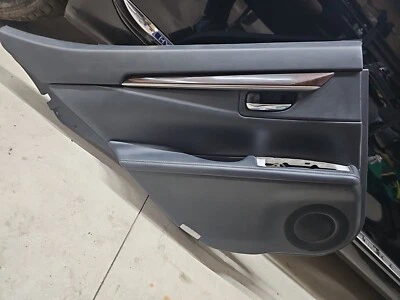 LEXUS ES300H ES350 2017-2018 cubierta interior del panel de la puerta trasera izquierda OEM  Foto 1 de 4