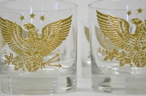 JUEGO DE 6 GAFAS Vintage En relieve Oro Americano ÁGUILA Y ESTRELLA Anticuadas Rocas - Imagen 1 de 4