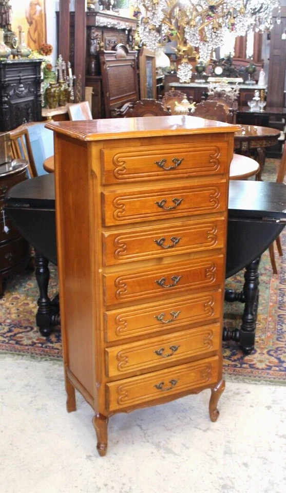Cajonera francesa de arce Luis XV | Cómoda Tallboy de 7 cajones Foto 1 de 4