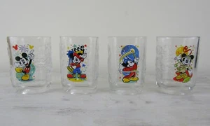 Juego de 4 vasos cuadrados de celebración del milenio McDonald's Disney 2000 parques temáticos - Imagen 1 de 10