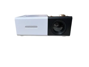 LED Projector  - Picture 1 of 7