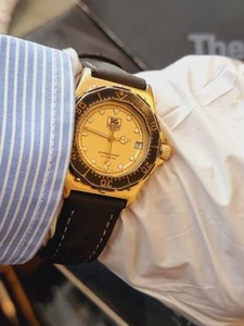Tag Heuer 3000 Raro Completamente Chapado en Oro Tamaño Mediano Raro Bisel Negro 937.413 - Imagen 1 de 15