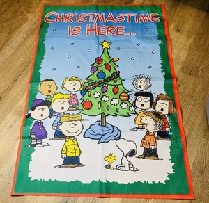 Charlie Brown Friends & Snoopy Weihnachtsbaum Lg. Wandfahne oder außen zweiseitig - Bild 1 von 8