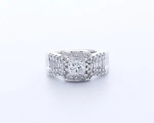 2.5CT Lab-Created Diamond E/VVS2 Princess Cut 14K Gold Prong Vintage Accent Ring - Foto 1 di 4