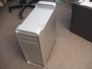 Apple Mac Pro 2.8Ghz 2Gb RAM 8 CORE 320GB + BluRay Recorder & Player &COLLECT - Picture 1 of 4