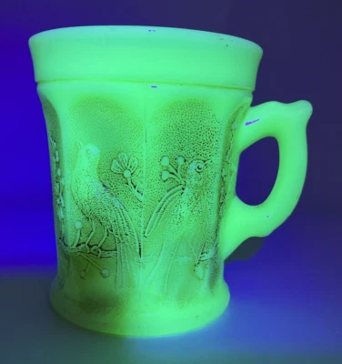 Northwood Custard Nutmeg Singing Birds Mug / Tumbler with Handle - Image 1 of 4