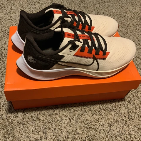 Cleveland Browns Nike NFL Air Zoom Pegasus 38 Men’s Size: 11.5 Shoes 2021 Cover
