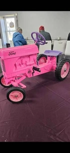 Ford 8N Diecast Wide Front "PINK" Pedal Tractor NIB! 1 of 30 Special Ed Made! - Picture 1 of 7