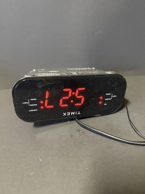 Radio Reloj Despertador Doble TIMEX AM/FM T231Y- Con Excelentes Características Probado y Funcionando  Foto 1 de 3