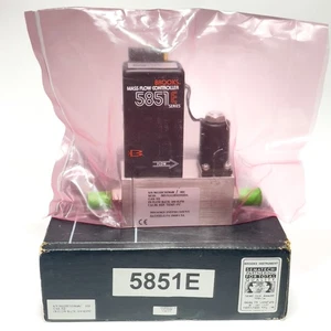 Brooks Instrument 5851E Mass Flow Controller MFC H2 100 SLPM 5851EA11BM2H2DA NOS - Picture 1 of 9