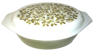 Vintage Pyrex Verde Avocado Green Oval Casserole 045 With Olives Lid 2-1/2 QT - Picture 1 of 6