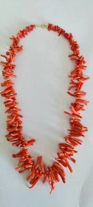 Collana a rametti corallo mediterraneo, chiusura oro - Foto 1 di 10