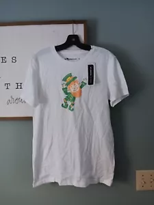NWT St. Patricks Day Leprechaun Shamrock Tshirt Unisex Size Small - Picture 1 of 6