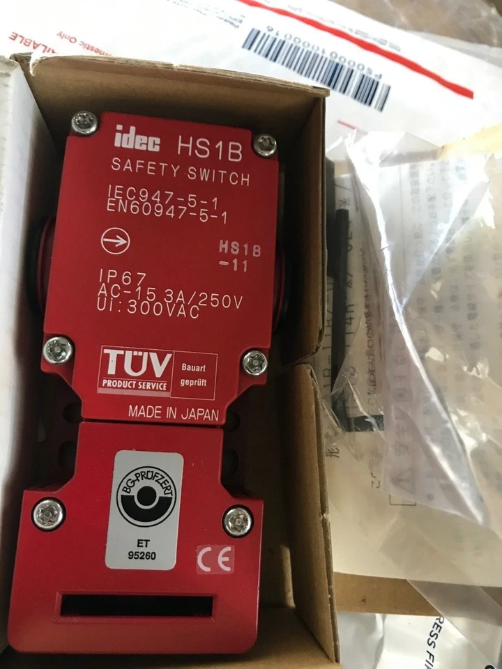 IDEC HS1B-11R Safety Interlock Switch 1 N.C. & 1 N.C. New - Image 1 of 1