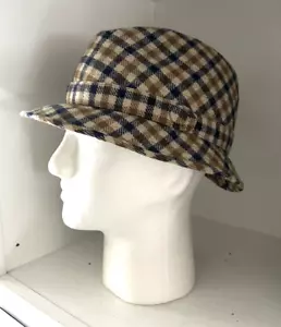 Cappello Vintage AQUASCUTUM Londra Inghilterra Check Trilby Lana Fedora 7 1/4 - Foto 1 di 4