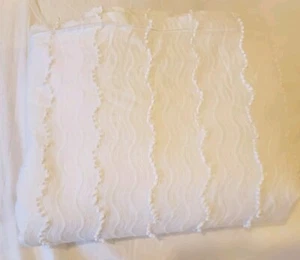 Pottery Barn Teen Queen Lilly Pulitzer Mini Pom Waves Duvet Cover, White - Picture 1 of 4