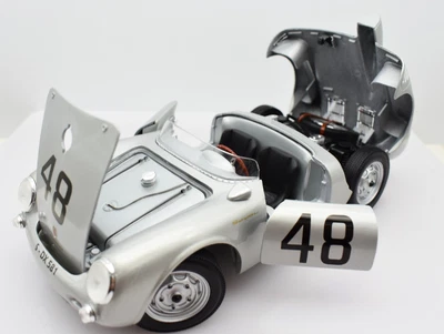 Modellino auto scala 1:18 PORSCHE 550 A SPYDER diecast modellismo da collezione - Immagine 1 di 4
