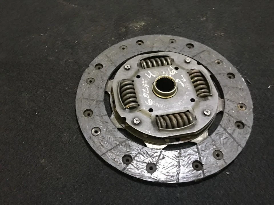 Volkswagen Golf 1998 Clutch Disc 06a14103, Genuine #269231-34 - Image 1 of 1