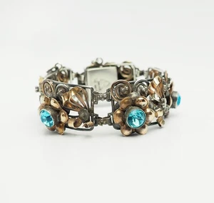 Vintage verziertes 14k Gold gefüllt blaue Kristalle Blumendetail Armband von Hobe - Bild 1 von 3