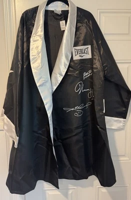 SUGAR RAY LEONARD THOMAS HEARNS ROBERTO SIGNED EVERLAST BOXING ROBE BECKETT BAS - Image 1 of 3