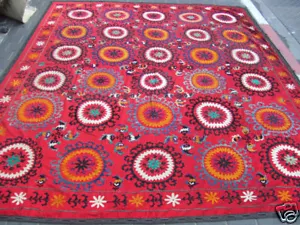 MARAVILLOSA SEDA UZBEKA BORDADA A MANO SUZANI 285x230-cm / 112.2x90.5 pulgadas - Imagen 1 de 12