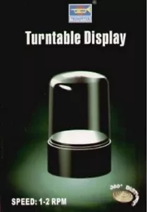 TRUMPETER PLATTENSPIELER DISPLAY 84 MM X 47 MM MIT 83 MM KUPPELABDECKUNG 09831 - Bild 1 von 1