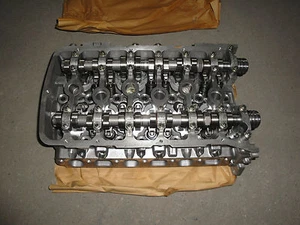 Audi A8 S8 W12 Cylinder Head 07C103266AX 6,0 420 Ps Azc Motor Cylinder 1-6 New - Picture 1 of 6