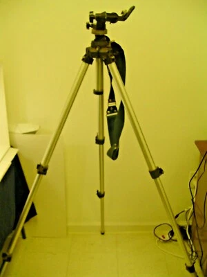 Bogen Manfrotto 3020 Professional Tripod With Bogen 3025 Head for Photography - Image 1 of 3