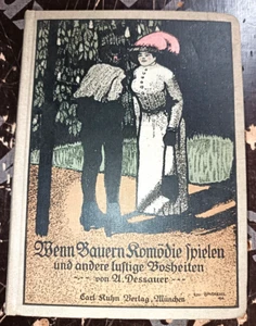 WENN BAUERN KOMODIE SPIELE 1912 ILLUSTRE BAUDREXEL POLYCHROME KARTONAGE - Bild 1 von 4