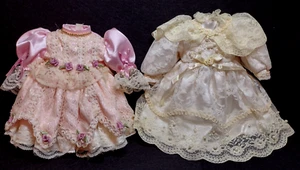 Vintage viktorianischer Stil rosa Rose & cremefarbene Perlen Kleider für 13-15" Porzellanpuppen - Bild 1 von 10