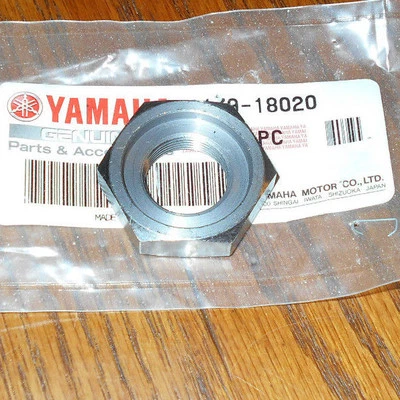 TUERCA PIÑÓN DELANTERA YAMAHA TZ350,YZ250,YZ360,YZF600R, DT250, DT400 90179-18020-00 Foto 1 de 2