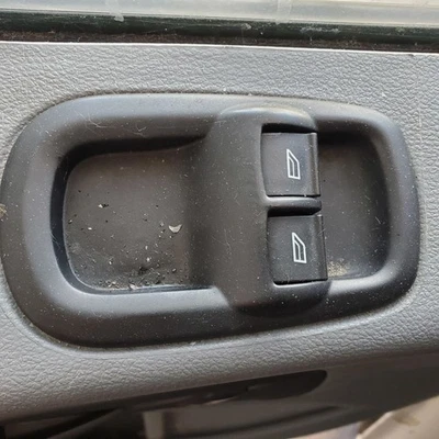 Interruptor de puerta delantera del conductor maestro de ventana del conductor se adapta a 16-20 TRANSIT 150 1106540 Foto 1 de 4