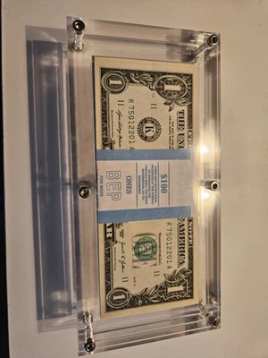 200 BILLS CRISP NEW 2021 $1 -  UNCIRCULATED CONSECUTIVE - FREE ACRYLIC CASE - Image 1 of 4