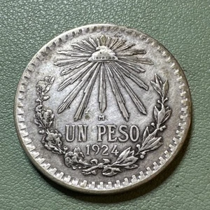 1924 Mexico 1 Un Peso .720 Silver World Silver Coin Eagle Snake Rev. - Picture 1 of 8