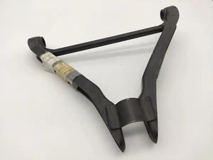 WISHBONE LOWER LH TRIUMPH GT6 + SILENTBLOCK (Brazo suspensión izq.) REF. 206686 - Imagen 1 de 2