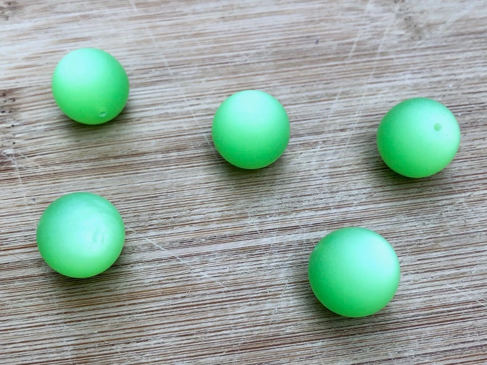 9 Stück XL POLARIS Perlen 16mm groß Hell GRÜN (42) - Bild 1 von 1